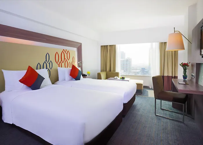 Hilton Garden Silom 4*