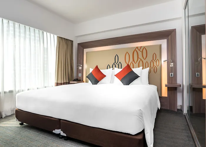 Hilton Garden Silom Hotel 4*