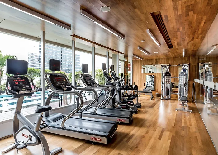 Hilton Garden Silom 4*