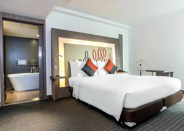 Hotel Hilton Garden Silom 4*