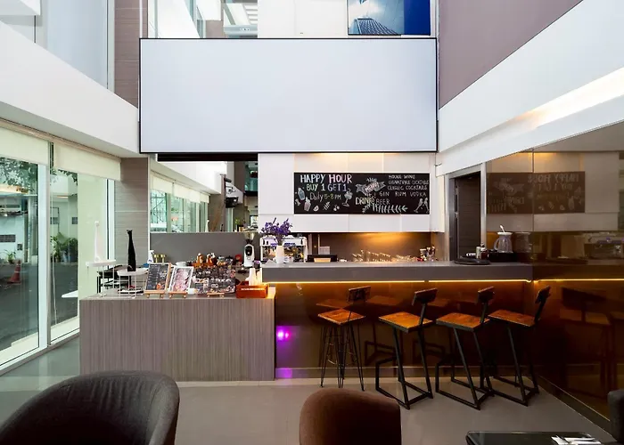Hotel Hilton Garden Silom 4*