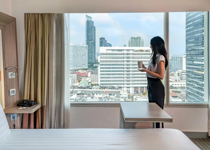 Hilton Garden Silom 4*