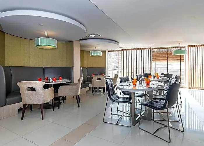 Hilton Garden Silom 4*