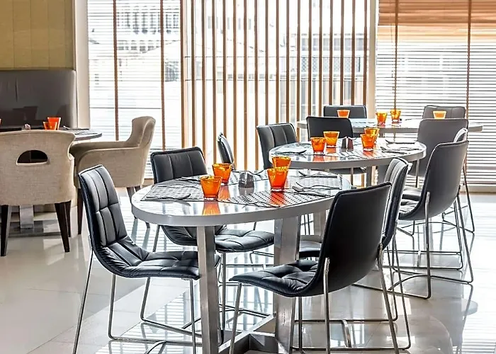 Hilton Garden Silom 4*