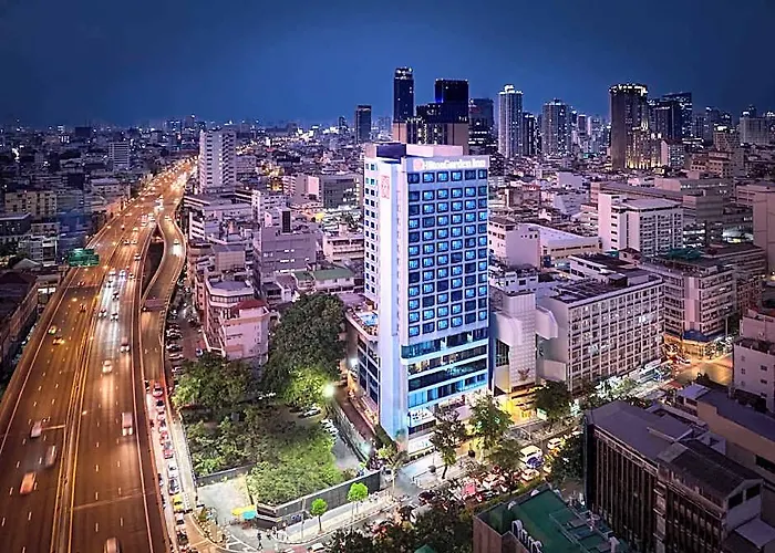 Hilton Garden Silom 4*