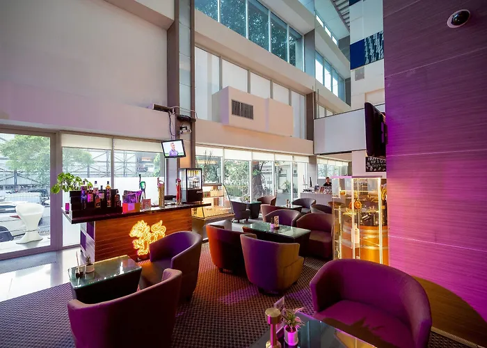 מלון Hilton Garden Silom 4*