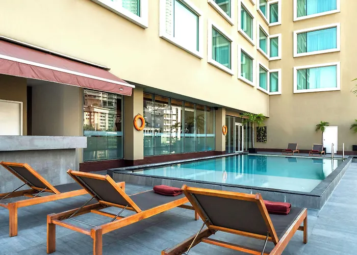Hilton Garden Silom מלון 4*